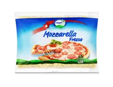 Züger Fresca Mozzarella gerieben