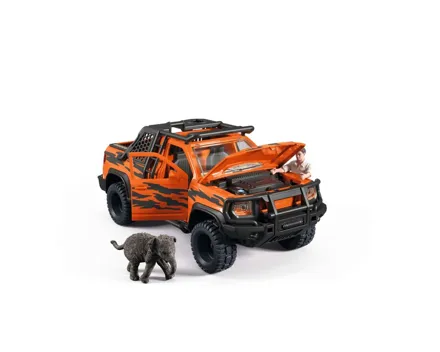 Abenteuerfahrzeug im Dschungel