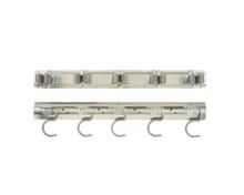 Besen und Gerätehalterung