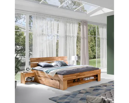 Bett Sarah, Buche massiv