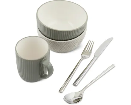 Gesamtes Kitchen & Co.-Essbesteck und -Geschirr- Sortiment