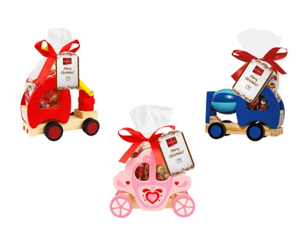 Holzspielzeug mit Süssigkeiten