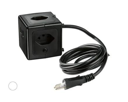 Steckdosenwürfel mit USB-Anschlüssen