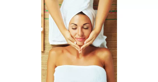 Klassische Gesichtsbehandlung und Ayurveda-Massage