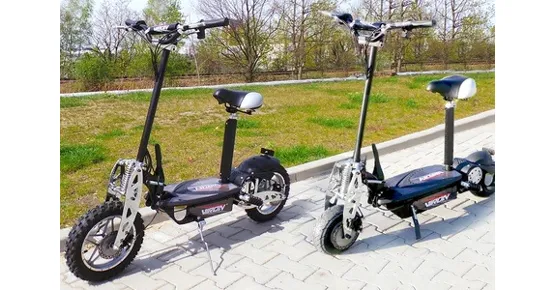 Trottinette électrique en noir