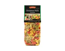 Bunte Pasta mit Weihnachtsmotiven