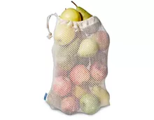 Multibag oder Tragtasche füllen mit diversen Äpfeln und Birnen